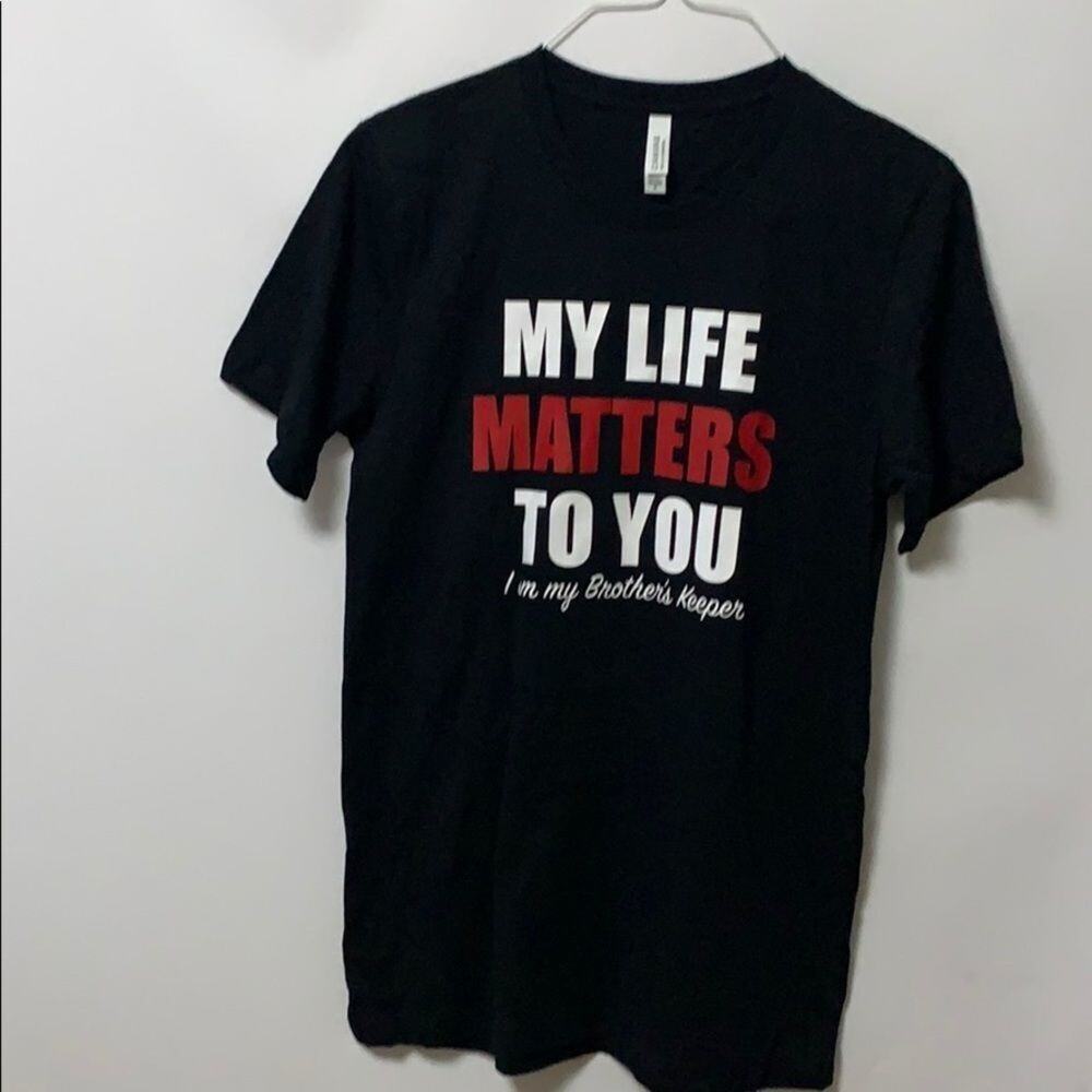 NWOT GRAPHIC BLACK TEE SIZE VARIOUS